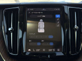 ◆360&deg;ビューカメラ『車載のカメラを駆使し、車を真上から見下ろしている映像に変換、センターディスプレイに表示させ、安全な駐車をサポート。縦列駐車や狭い場所への駐車に大きく役立ちます。』
