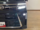 LEDヘッドライト&LEDフォグランプを装備!白い光で暗い道も明るく照らして安全に運転できます。