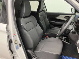 【フロントシート】さまざまな体格の方が快適に運転ができるよう配慮したシートになっております。