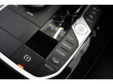 この度は、弊社の車両をご覧いただき誠にありがとうございます。弊社はBMW正規ディーラーでございますので、遠方よりのご購入もどうぞご安心ください。お問合せは(無料ダイヤル)0078-6002-613077迄!