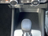 シフトの前にトレイがあります