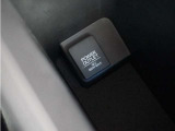 ◆12V電源ソケット◆スマートフォンの充電等にも便利な電源ソケット!使いやすい場所に装備されています。