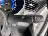 【オートライト】夕方やトンネル、雨の日などの暗い時に、自動で点灯します。また、ライトの付け忘れ消し忘れが無くなります。