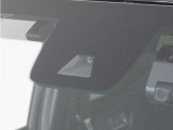◆Honda SENSING◆ カメラ等装置で精度の高い検知能力を発揮、安全運転を支援します。ステアリング上のコントローラーに注目!