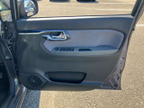 運転席のドアの内張りです。ドアまわりの使い心地も実車でご確認いただけます。