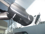衝撃検知機能付きドライブレコーダーを装備しています♪万が一の事故時の記録を残すと共に、安全運転の意識も高まります!また旅行の思い出作りにも一役買いますね♪後側のドライブレコーダーの取り付けも承ります☆