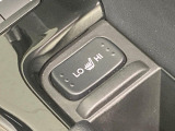【シートヒーター】寒い日に重宝するシートヒーター!エアコンより早く温まってくれるので寒がりの人も安心ですね♪エアコンの温風は乾燥するから苦手、という方にもをおすすめです。