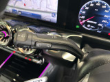 メルセデス・ベンツ八王子の最新のショールームには、大型モニターがあり最先端のメルセデス・ベンツをご体感頂けます!屋内展示場のため、天候の悪い日でも、ごゆっくりとお車をご覧頂ける店舗でございます!