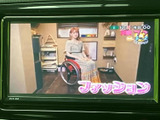 テレビ映像を表示でき、停車中の待ち時間などに番組を視聴できます。画面上で映像が確認できるため、休憩の合間に車内で過ごす時間を楽しみたい方にも便利です。