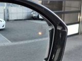 【ブラインドスポットモニター】車外にいる車をいち早く検知し、ドライバ―に知らせるシステムです。