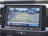 【ドライブレコーダー(フロント用)】スマートフォン連動タイプ。安心・安全なカーライフに必須のドライブレコーダーを装備。あおり運転や事故に遭遇した際の状況も映像で記録し、万一のリスクに備えます。