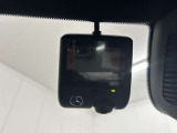 リバース連動型のバックカメラは、精度が良く、バックや縦列駐車もストレスなく止められます。カメラの性能も日々進化しており画質には私たちも驚かされます。ぜひ実車でのご確認をお願い致します!