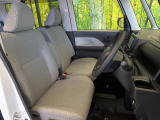 運転席シート廻りは使用感も少なく、良好な状態となっています。前オーナー様が丁寧に使っていたことがよくわかりますね。