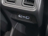 ◆USBチャージャー◆使いやすい場所に装備されています。