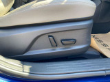運転席はパワーシートになっております。