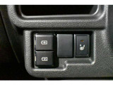 運転席はシートヒーター付きです。