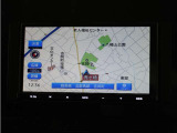 バックカメラ搭載です!車庫入れが苦手な人はもちろん、車両感覚に自信がある人にもお勧めです!見えない箇所が見えるようになるので、低い障害物や隠れてしまっている子供の存在等にも気付く事が出来ます。