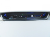 シンプルで視認性の良いメーター類です 。
