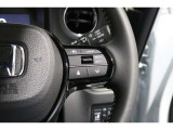 Hondaセンシングの機能のひとつ、アダプティブクルーズコントロール付!アクセルから足を離しても設定したスピードと前車との車間を保ち走行してくれます!車線維持もアシスト☆高速道路で疲労軽減ですね☆