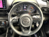 インテリアに合わせたデザインのステアリングは、運転される方のことも考え、運転しやすい形状、大きさです。是非一度、実際に触ってお確かめください。