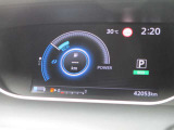 車両の各種設定はステアリングスイッチで目線をそらさず操作できます。