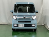 LEDヘッドライトを装備しています。LEDヘッドライトはとても明るく、雨の日や夜間走行も安全・安心です。オートライトコントロール付きで周囲の明るさに応じて自動で点灯・消灯します