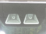 【スマートアシスト】走行中に前方の車両等を認識し、衝突しそうな時は警報とブレーキで衝突回避と被害軽減をアシスト。より安全にドライブをお楽しみいただけます。