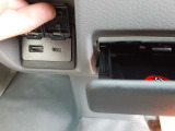 USB Type-A/USB Type-C