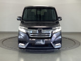 LEDヘッドライトを装備しています。LEDヘッドライトはとても明るく、雨の日や夜間走行も安全・安心です。