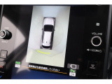 後退時ブレーキアシスト 後退時に衝突の可能性がある場合は、段階的に注意を喚起してくれます。回避操作がない場合は出力とブレーキの制御により、衝突回避、または被害を軽減してくれます