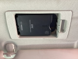 マツダ純正スマートインETC装備!サンバイザーの裏に車載器をスッキリ収納!ワンプッシュでETCカードの出し入れも簡単にできます。