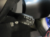ハンドル右側にクルーズコントロールのスイッチが装備され、運転中の操作も安心して行えます。