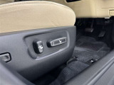 パワーシート搭載。微妙な調整が手軽にでき、ピッタリのポジションで運転することが可能です。