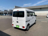 店舗は秋田市泉登木218-1にございます。店舗前の道路は広く、右折・左折ともにスムーズにご来店いただけます。