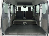 【シートアレンジ】広い荷室で、多彩な荷物の積載に対応。