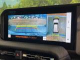 【パノラミックビューモニター】専用のカメラにより、上から見下ろしたような視点で360度クルマの周囲を確認することができます☆死角部分も確認しやすく、狭い場所での切り返しや駐車もスムーズに行えます。