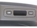 ☆電動リアゲート☆荷物で両手が塞がっていてもワンタッチボタンでリアテールゲートを自動で開閉できます。