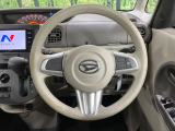 インテリアに合わせたデザインのステアリングは、運転される方のことも考え、運転しやすい形状、大きさです。是非一度、実際に触ってお確かめください。