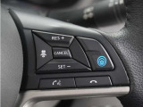 ◆アダプティブクルーズコントロール◆予め設定した車速内でクルマが自動的に加減速。前走車との適切な車間距離を維持しながら追従走行します。【LKAS】車線維持支援システムでステアリング操作を支援。