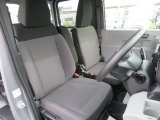 前席の画像です。是非運転席に座っていただき視界等をご確認ください。