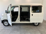 お客様にぴったりなおクルマをお選びいただけますように様々な展示車をご用意致しております!ダイハツの軽自動車だけではなく、他メーカー車やコンパクトカー・ミニバンなども数多く取り揃えております!