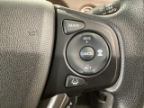 【アダプティブ・クルーズ・コントロール】予め設定した車速内でクルマが自動的に加減速。 前走車との適切な車間距離を維持しながら追従走行し、高速道路でのドライバーの疲労を軽減してくれる嬉しい機能付♪