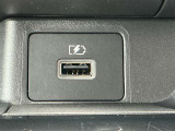 USB充電ポートがついています。