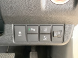 【パーキングセンサー】駐車時や狭い場所で障害物を検知し、音や表示でお知らせします。