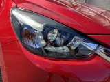 LEDヘッドライト装備!明るい白色光で夜間走行時の高い視認性を確保し、LEDならではの省電力化で低燃費にも貢献しています。
