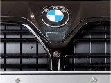 BMW代表的な特徴のキドニーグリル。BMWのすべてのモデルに採用され、BMWらしさを強調しております。