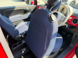 運転席シートの裏側もきれいです。