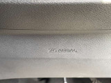 膝用のエアバックが装備されております。