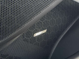 経験・知識豊富なセールススタッフと、熟練のサービススタッフがご案内致します。