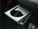 ◆ドリンクホルダー◆手の届きやすい場所にドリンクホルダーがあり、とても便利です。